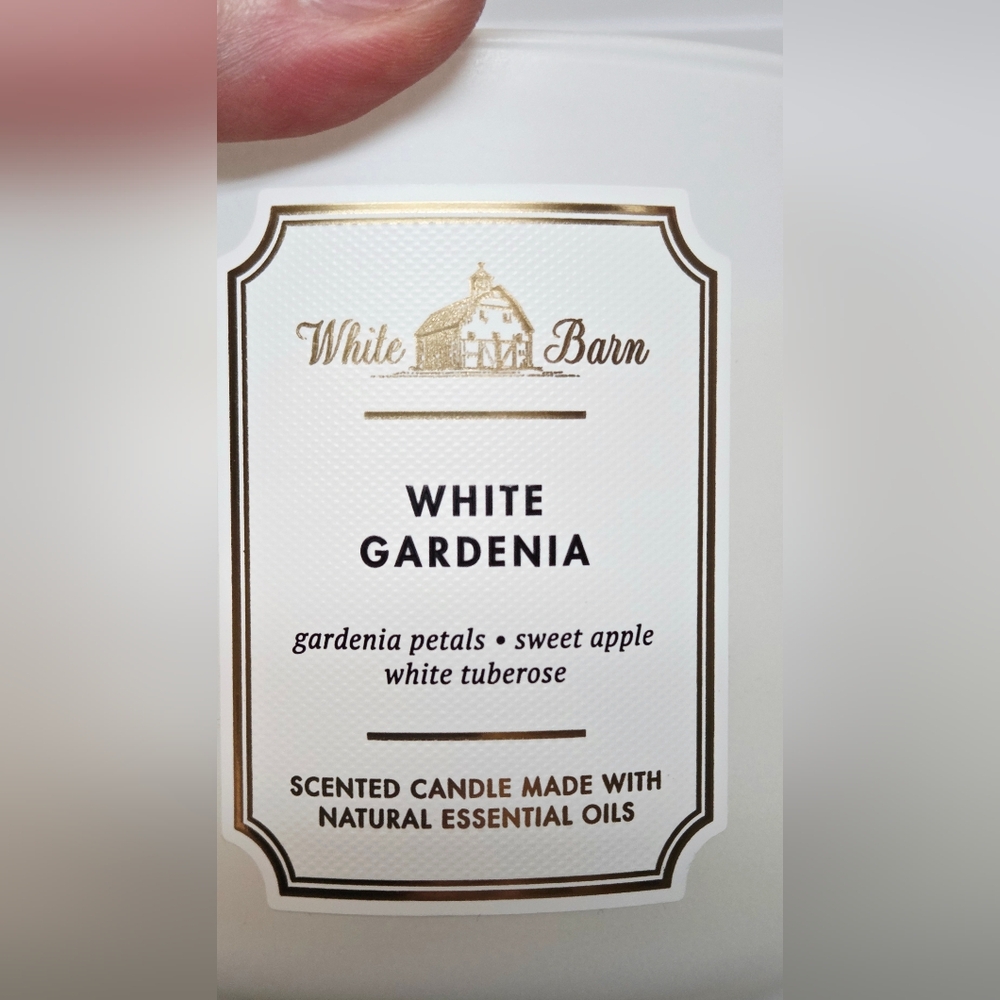 White Barn White Gardenia 3x3.5" Candle New - Picture 3 of 5